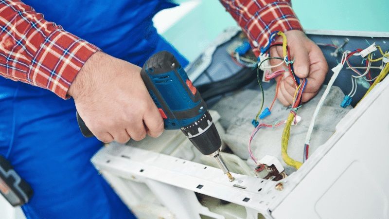 Ataşehir Hisense Hisense çamaşır makinesi kart tamiri – Su almama arızası orijinal parça ile giderildi. - Teknik servis örneği